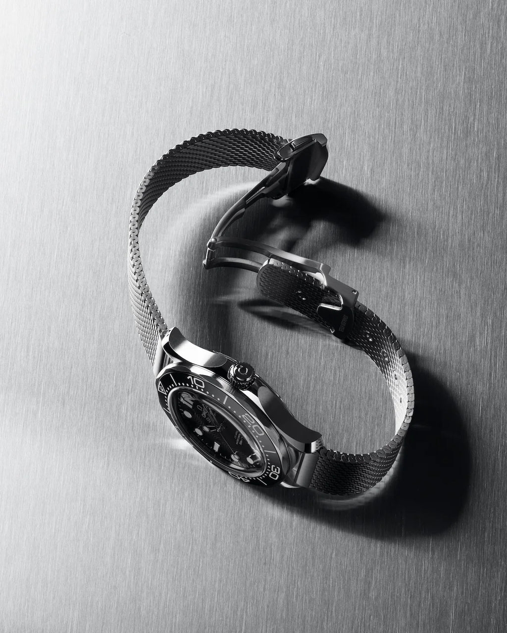 Omega-Seamaster “007 edition” Black White